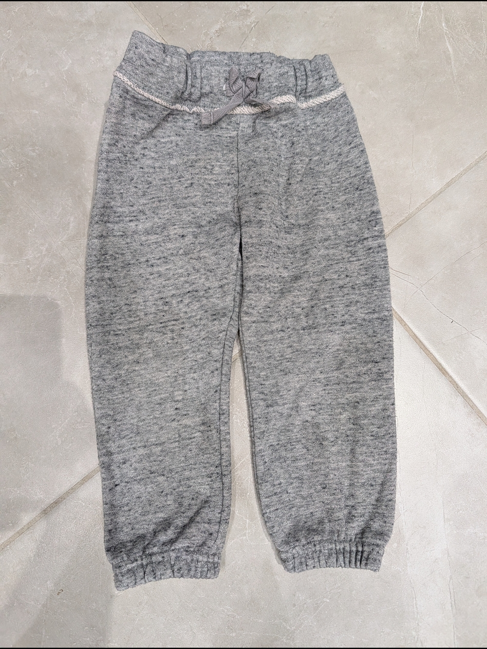 5/$20 Joe Fresh Sparkly Grey Jogger Pants – Toddler Size 2